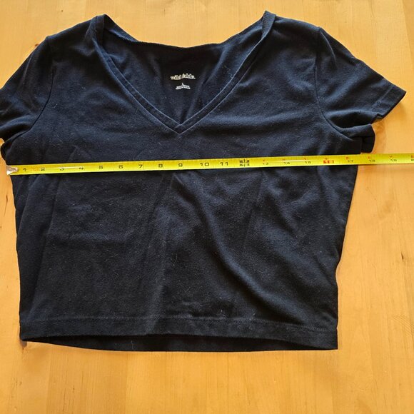 Wild Fable Black Cropped V Neck Tee shirt Sz Large L - Picture 5 of 7